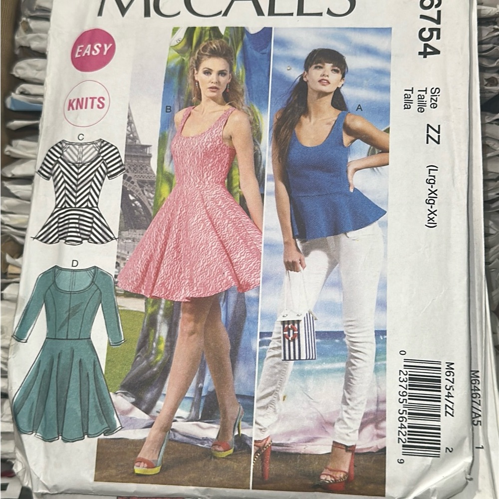 McCall’s Sewing Patterns - Picture 15 of 16